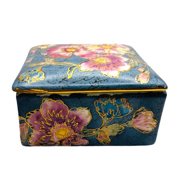 Qianlong Antique Enameled Porcelain Trinket Box Hand Painted Flower Scene - Picture 2 of 9